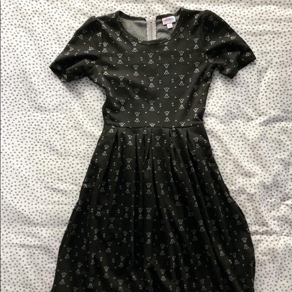 LuLaRoe Dresses & Skirts - lularoe amelia dress